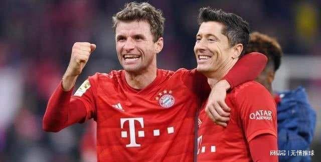 F1收官战正赛：维斯塔潘虽夺冠但无缘WDC；诺里斯加冕世界冠军（F1赛季收官：维斯塔潘夺分站桂冠却无缘车手年度王座，诺里斯加冕世界冠军）