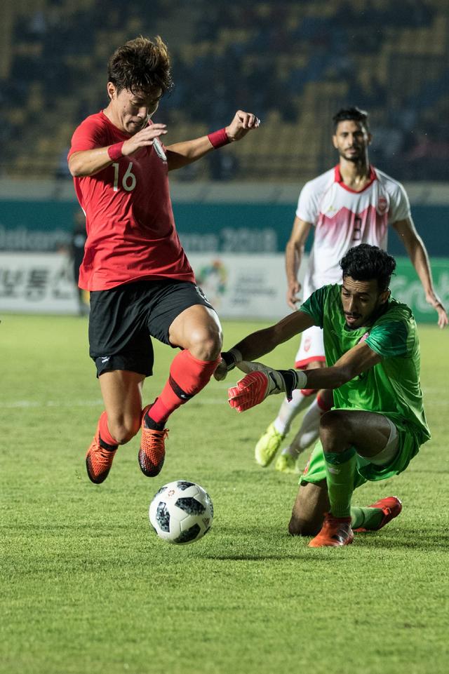 NBA新秀观察：状元秀首战亮眼,（NBA新秀直击：状元首秀闪耀）