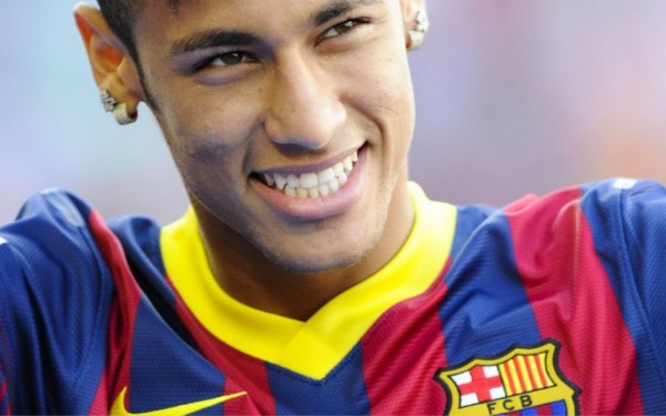 欧冠赛场精彩瞬间：巴萨2-0战胜国际米兰,（巴萨2-0力克国际米兰，欧冠赛场高光不断）