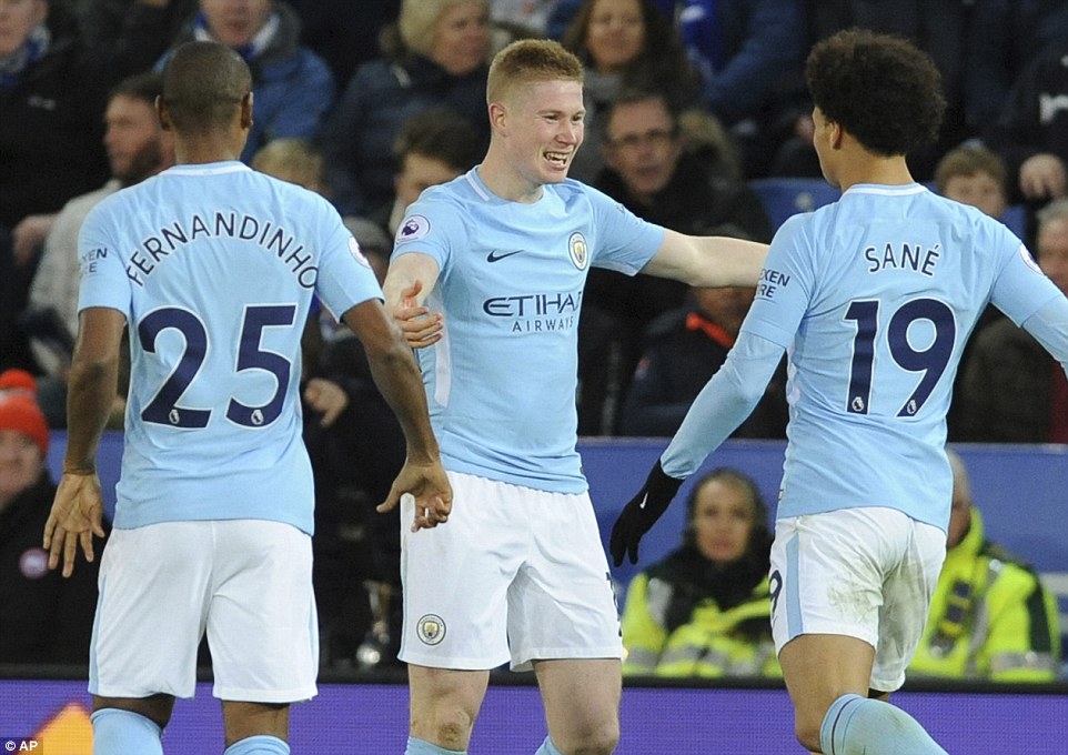 科贝记者：姆巴佩左手无名指骨折，不过能照常出战曼城（科贝电台：姆巴佩左手无名指骨折，但对阵曼城出场无碍）