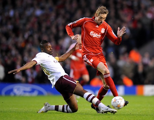 本泽马或放弃沙特天价年薪，自由身引多队争夺（本泽马或拒沙特天价合同，自由身引多队竞逐）