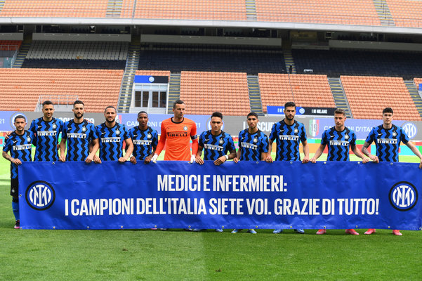 埃姆雷-詹：我还没有恢复到100%；我在中后卫位置上感觉很舒适（埃姆雷-詹：尚未恢复至100%，但踢中后卫让我很舒服）