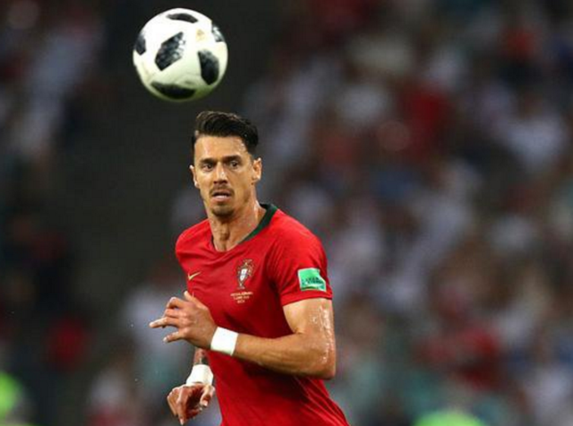 半场：马竞1-0圣吉罗斯，阿尔瓦雷斯破门，格列兹曼进球被吹（半场战报：马竞1-0暂领先圣吉罗斯，阿尔瓦雷斯破门，格列兹曼进球被判无效）